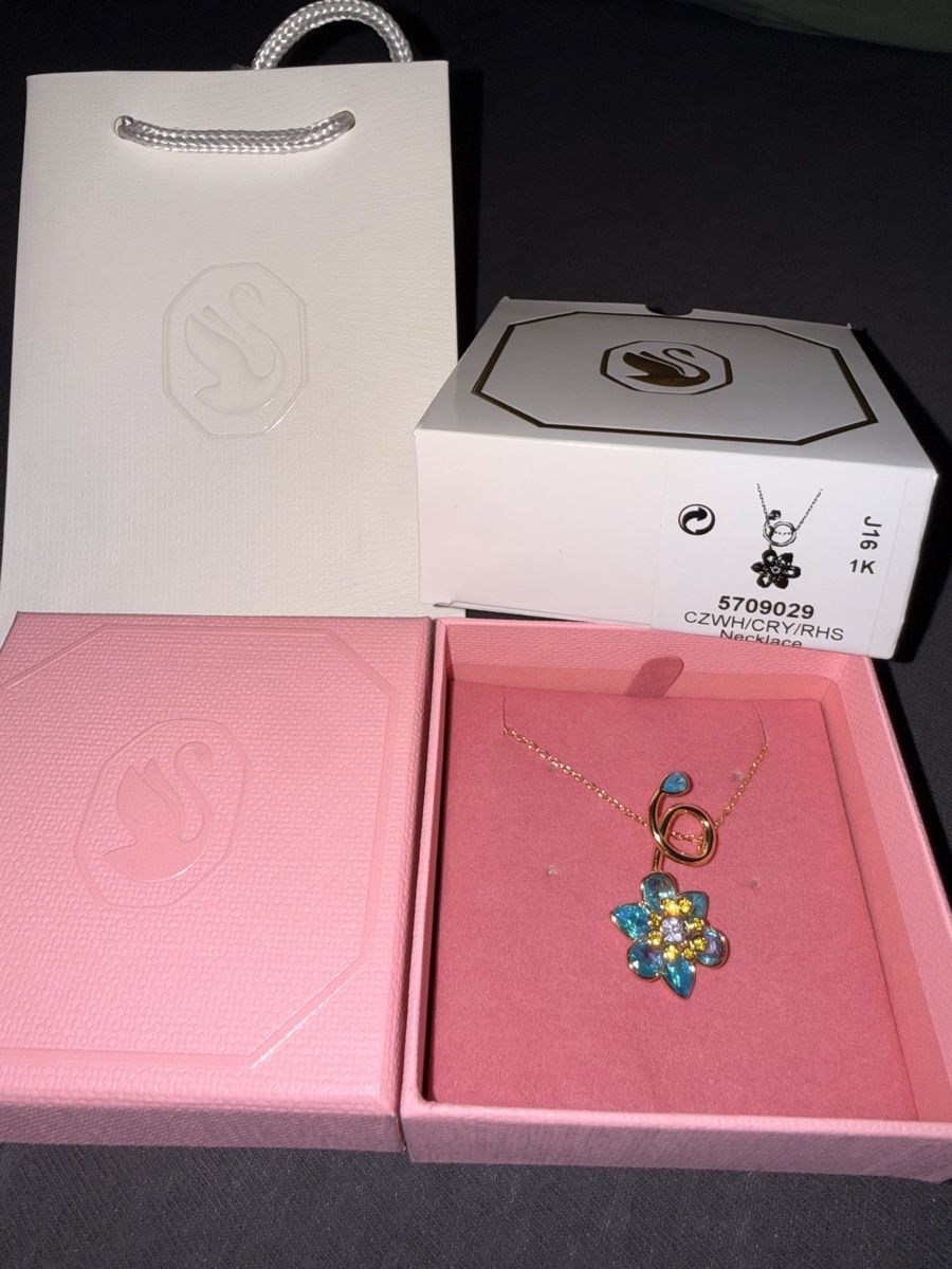 Swarovski Ketten: Swarovski Idyllia Halskette – Neu und originalverpackt aus Schafisheim von jan_cb2f