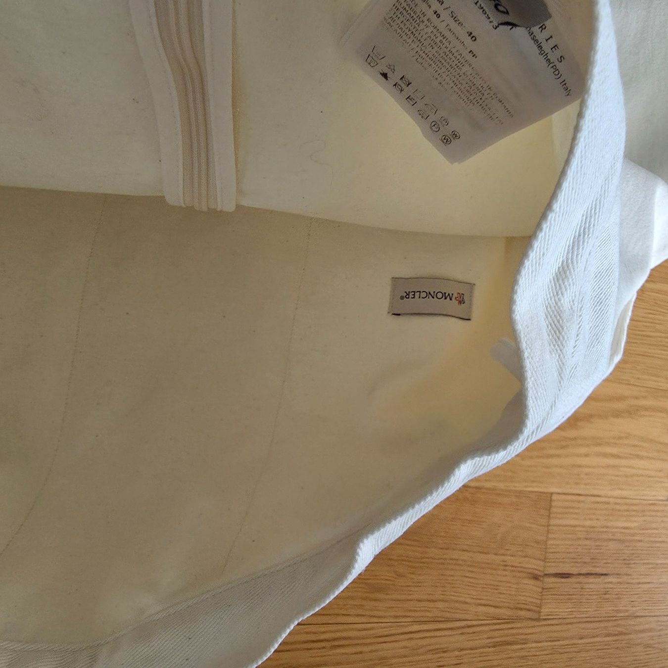 Moncler Gonne: Moncler Gr.S, 40 It. – Nuovo (secondo la descrizione) da Zollikon venduto da Galaxycana 6