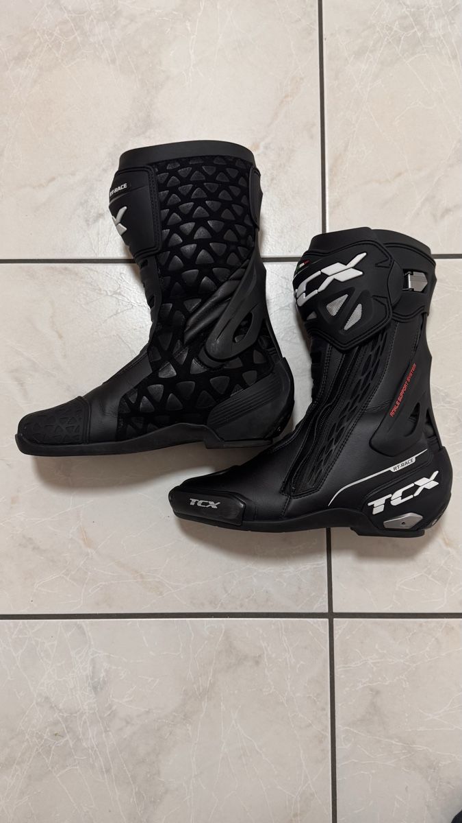 TCX Scarpe da uomo: TCX RT- race Bottes Moto taille 42 – Usato da La Chaux-de-Fonds venduto da ALVKIKO 3