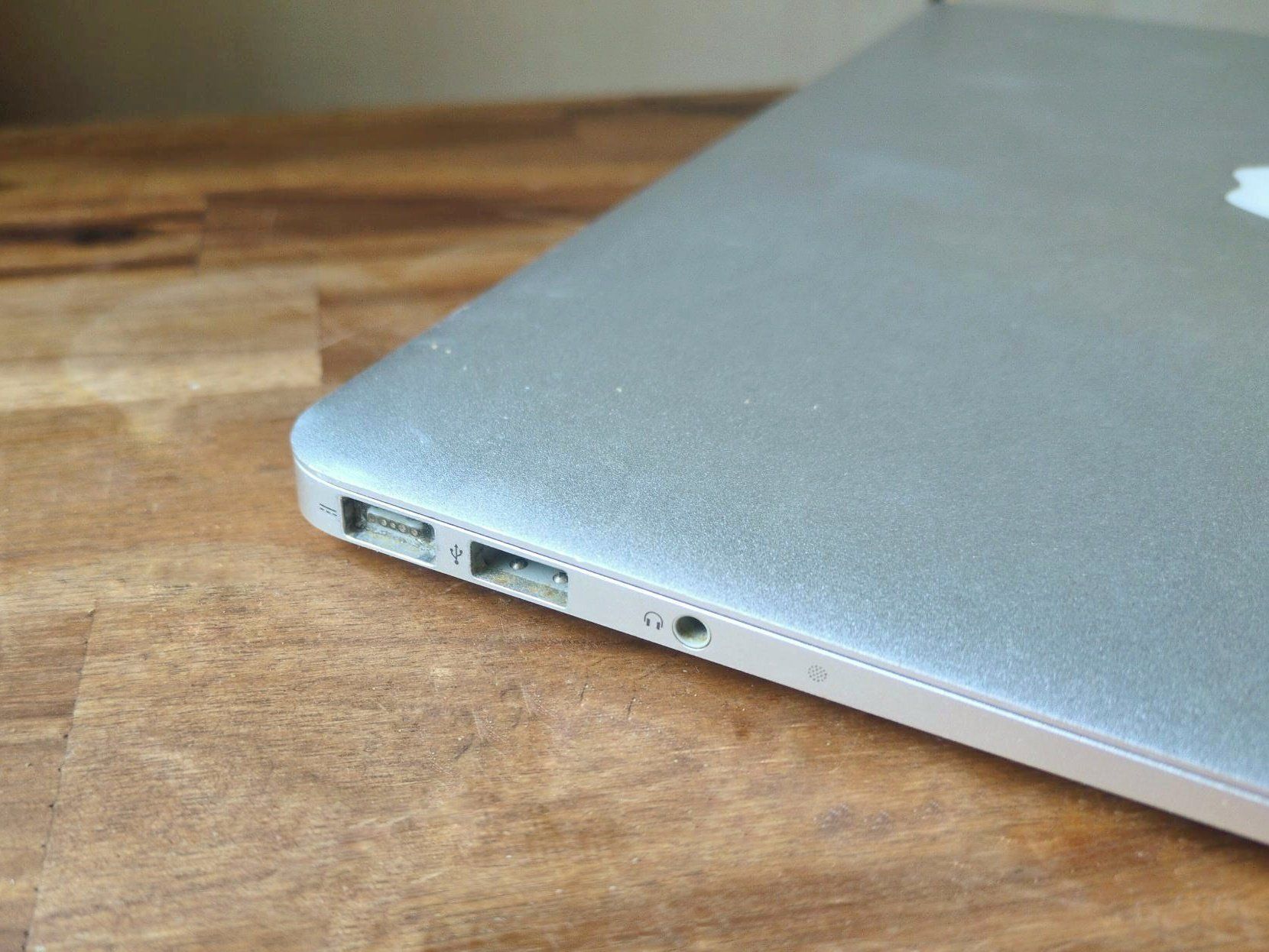 Apple Notebook: MacBook Air 2011 & iPad 2 2011 – Usato da Langenthal venduto da YElektra 4