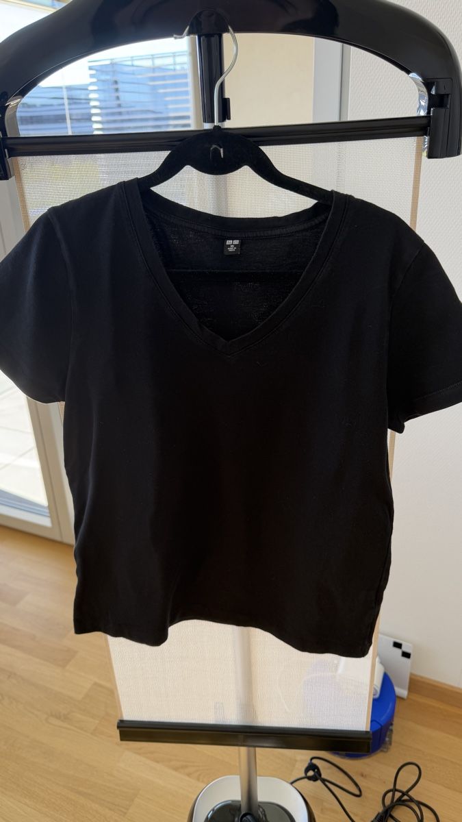 Uniqlo T-shirts: UNIQLO tshirt – D'occasion à Glattpark (Opfikon) par swi_wk9j