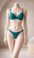 Türkisfarbenes Dessous-Set