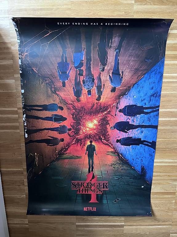 Foto & Immagini: 3 Stranger Things Poster – Usato da Zürich venduto da lia_szs8