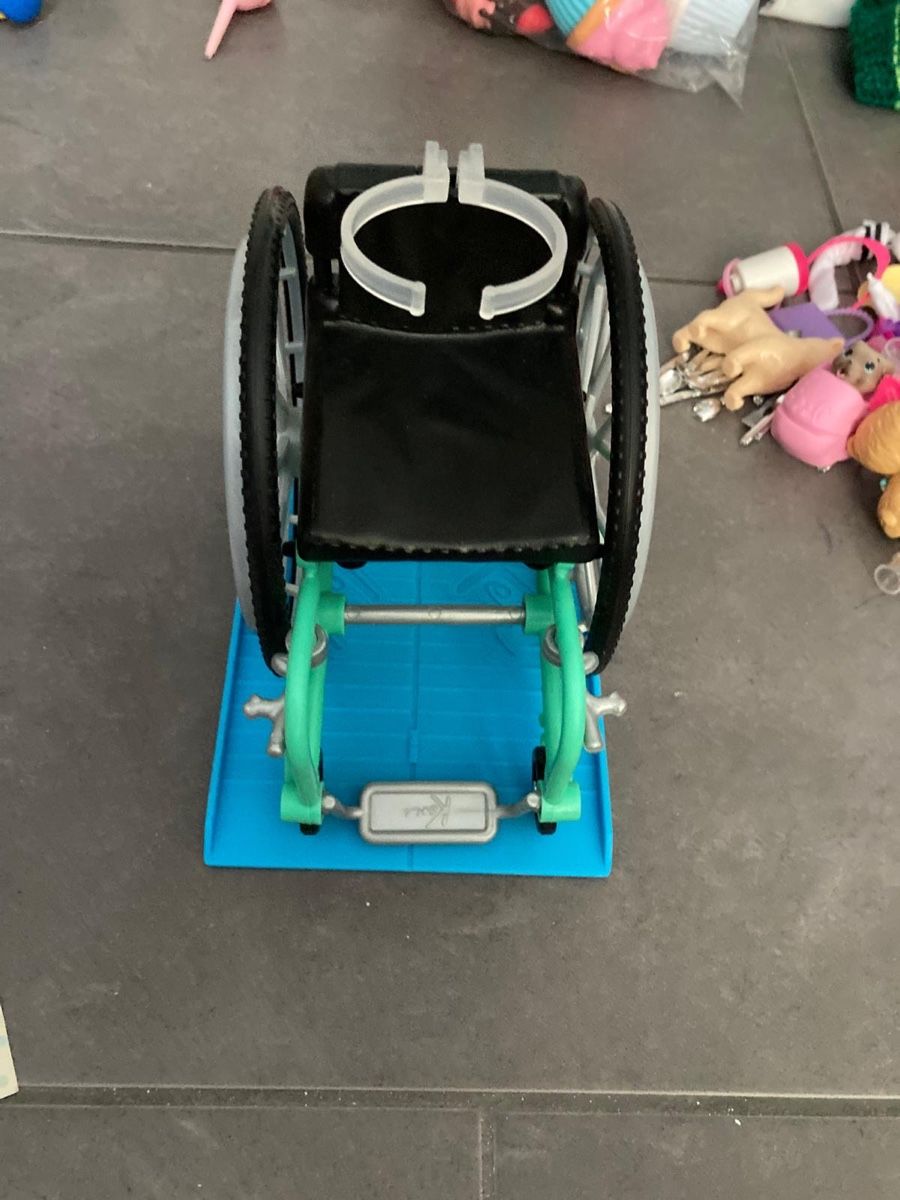 Puppen: Barbie Rollstuhl – Gebraucht aus Hinwil von chl_n6rp