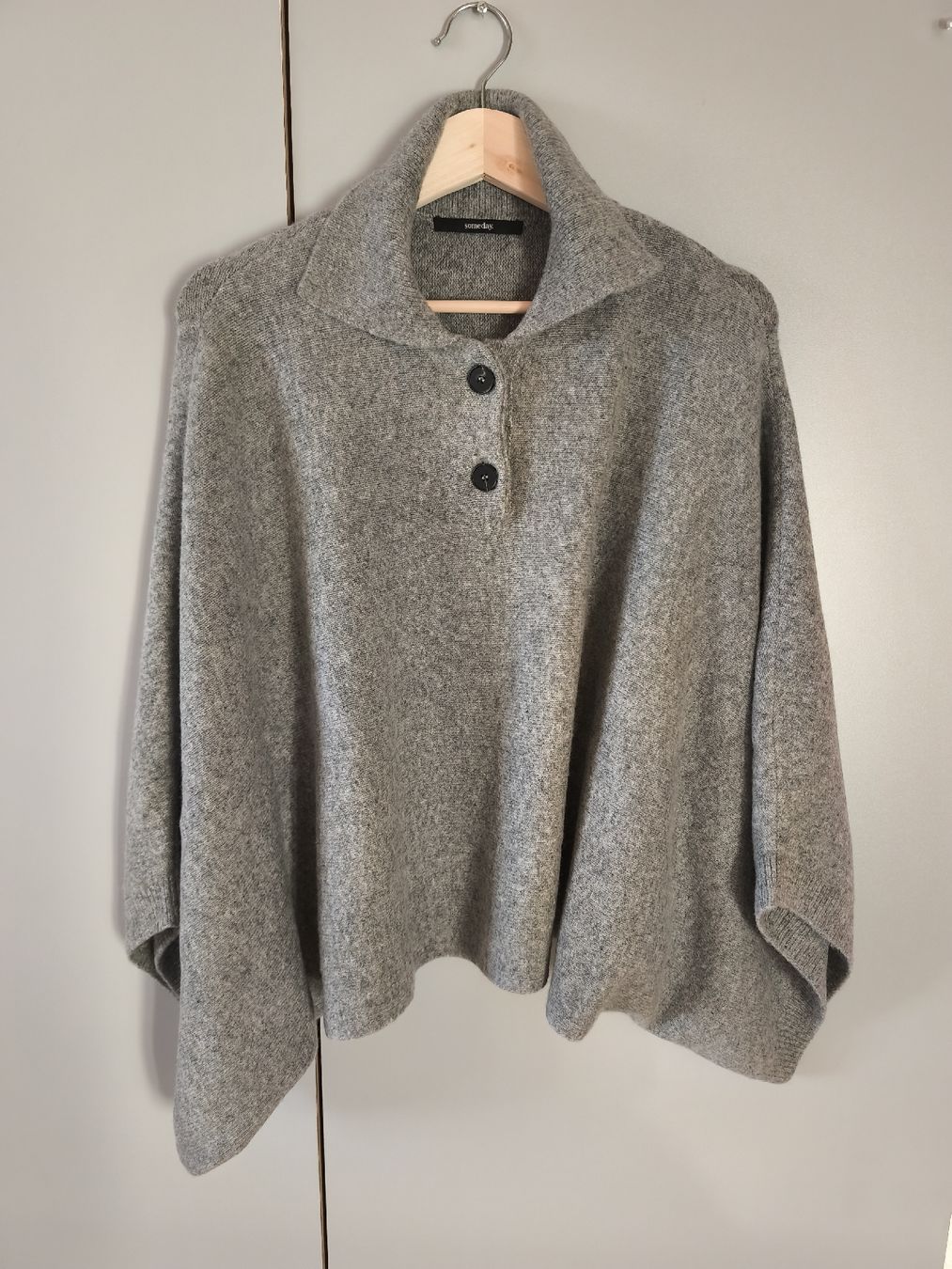 Someday Pulls & Sweat-shirts: Pullover von Someday – Neuf (Voir description) à St. Gallen par liamonmara