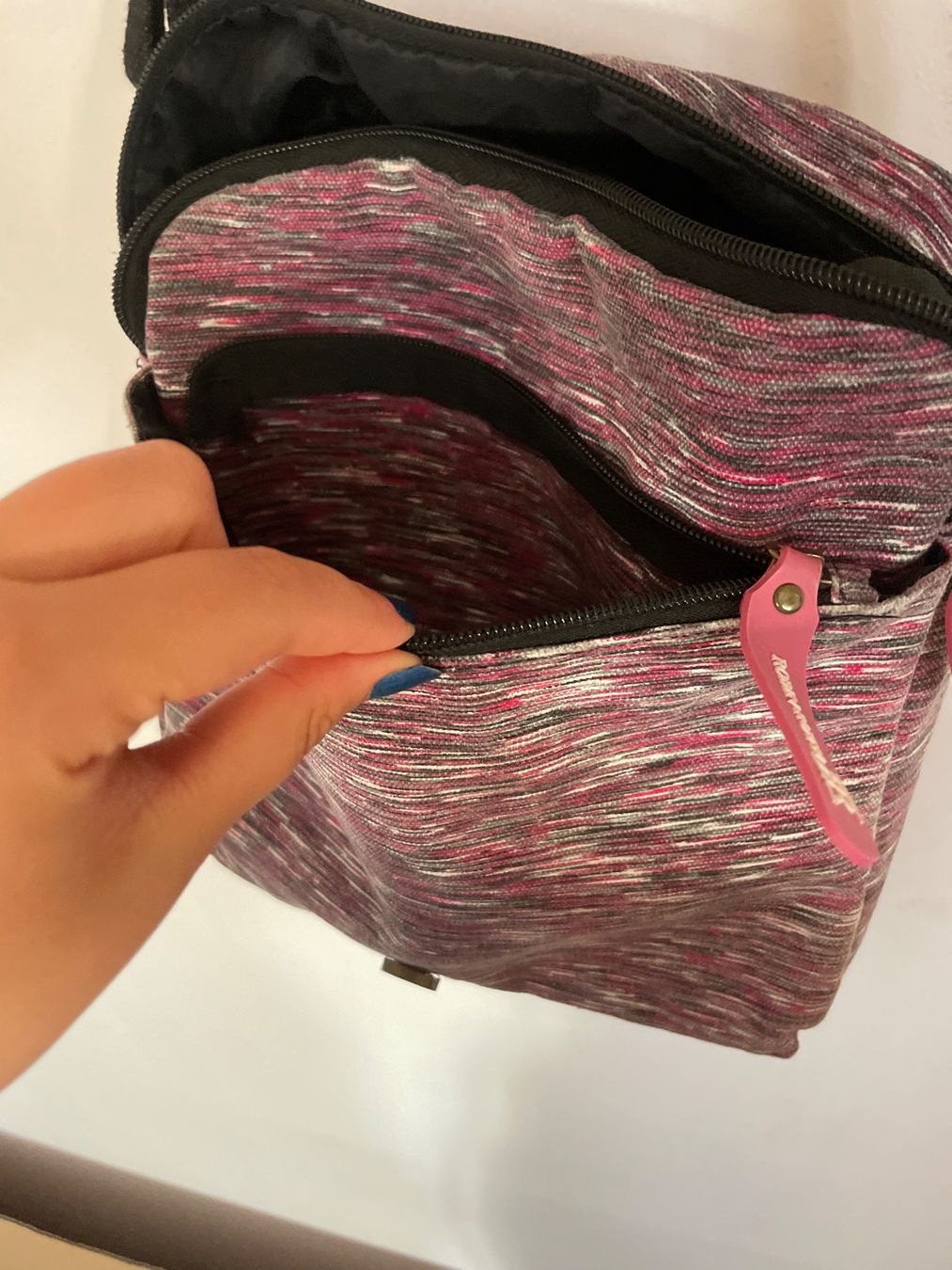 Taschen: Sac Dubaï bordeaux – Gebraucht aus Lausanne von log_rrq7 3