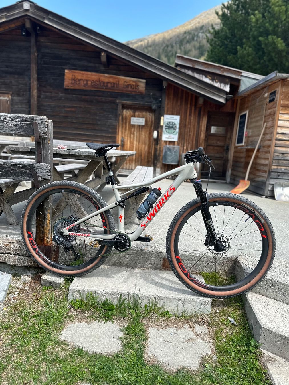 Specialized Biciclette: Specialized EPIC S-Works CARBON SRAM AXS 29 Grösse M – Usato da Belp venduto da Thom2021