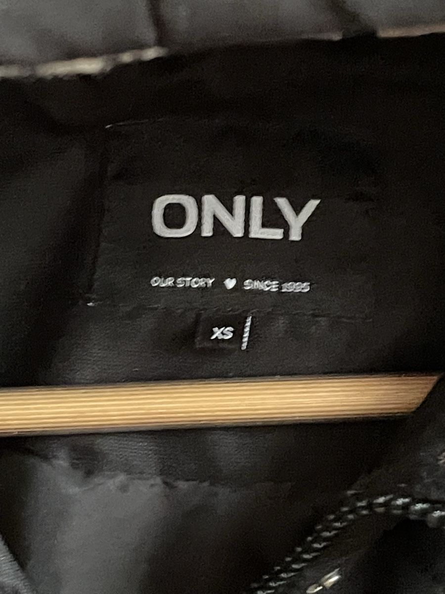Only Giacche: Schwarze Steppweste von ONLY, Gr. XS – Usato da Oberwil BL venduto da Petermib 3