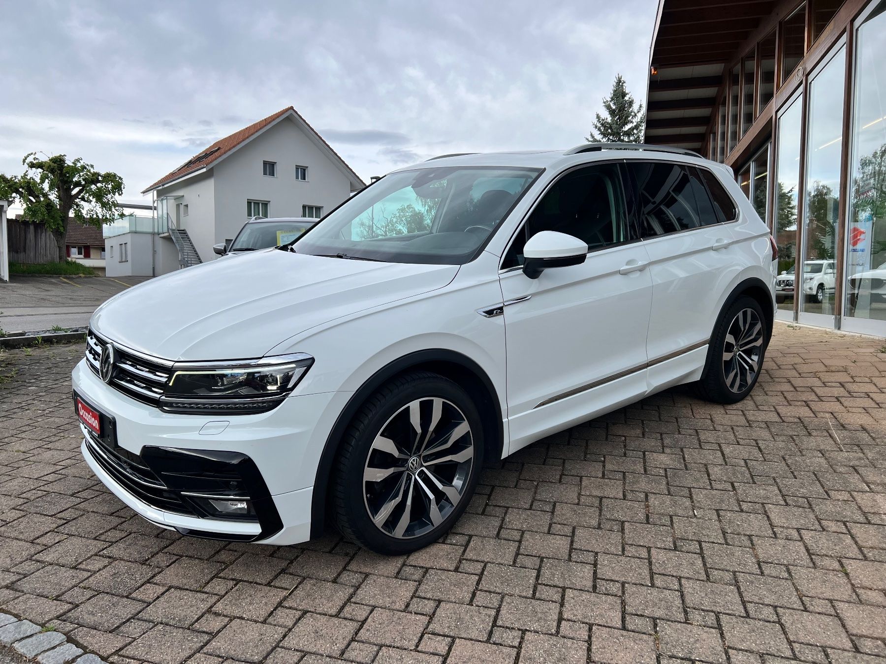 VW Autos: VW TIGUAN 2.0 TDI HIGHLINE 4x4 DSG – Gebraucht aus Bern von No1e