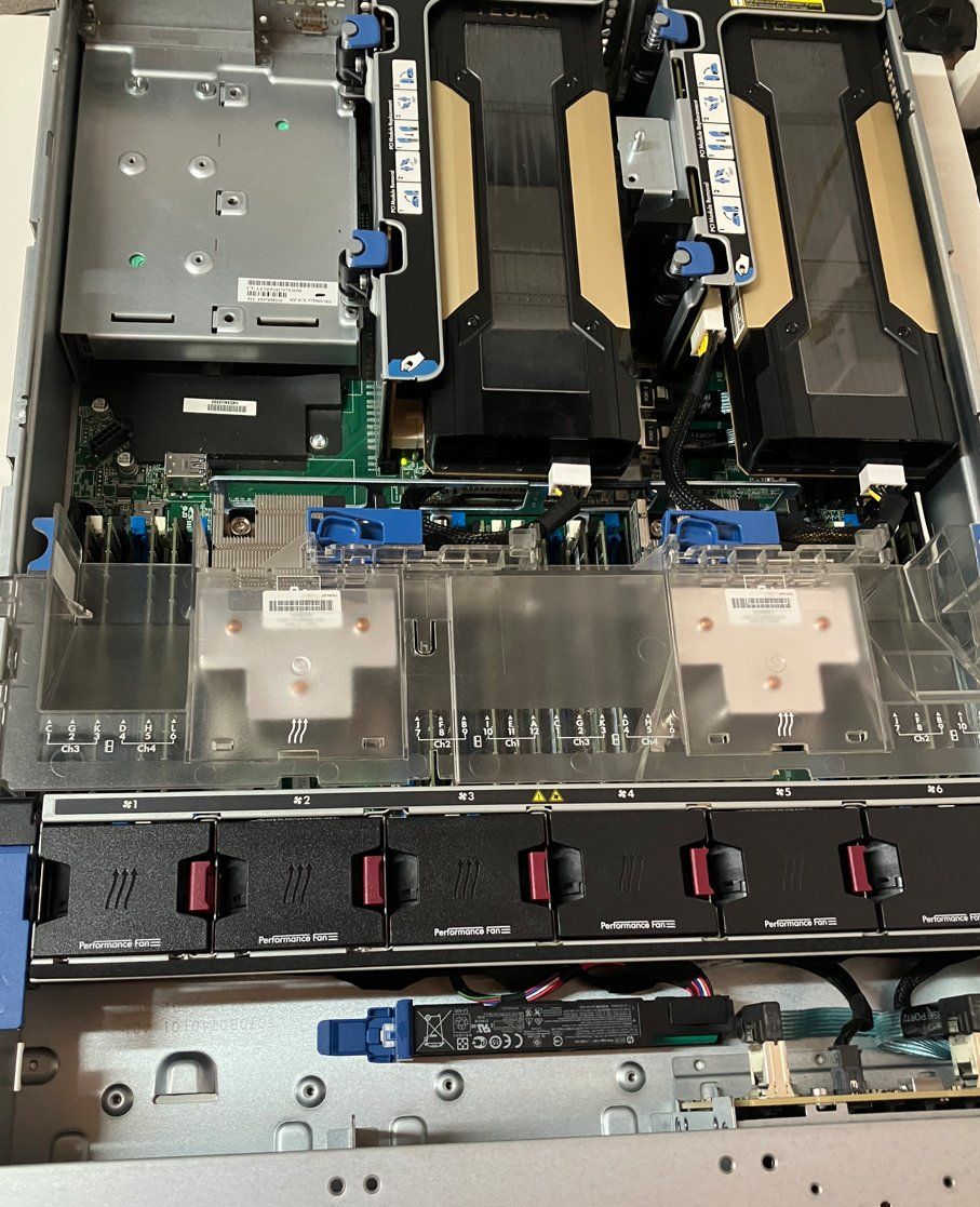 Gigabyte Serveurs: GPU Server / AI Server – D'occasion à Kleinwangen par Suelei83