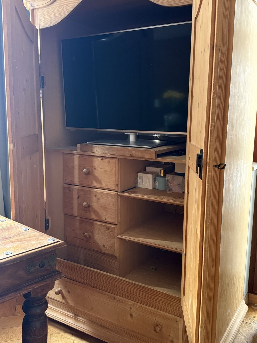 Mobili TV: Schöner alter TV Schrank – Usato da Zürich venduto da niaaha 4