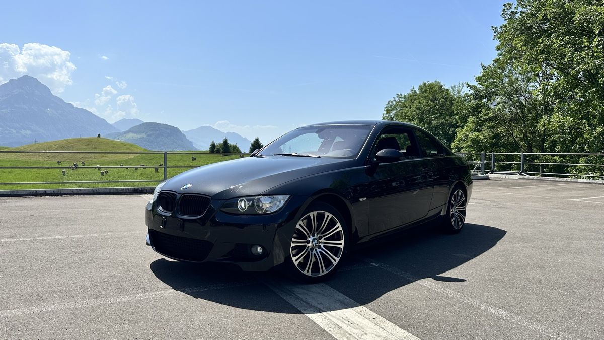 BMW Autos: BMW 335 xi E92 WENIG KM – Gebraucht aus Morschach von Alax07