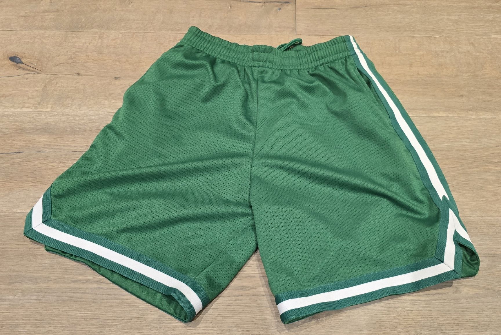 Pantaloni: Urban Classics Mesh Basketball Shorts – Usato da Andermatt venduto da mapafu