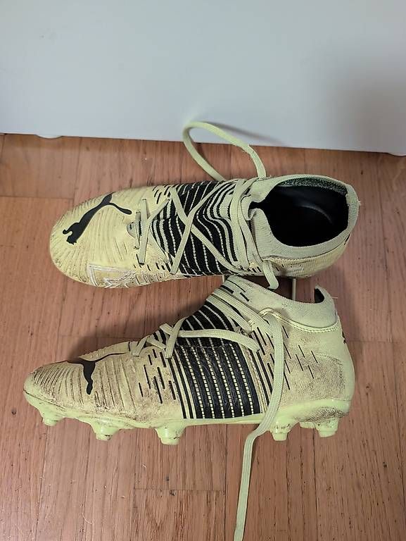 Puma Herrenschuhe: Fussballschuhe Puma Grösse 35 – Gebraucht aus Zürich von niklaus.bettina