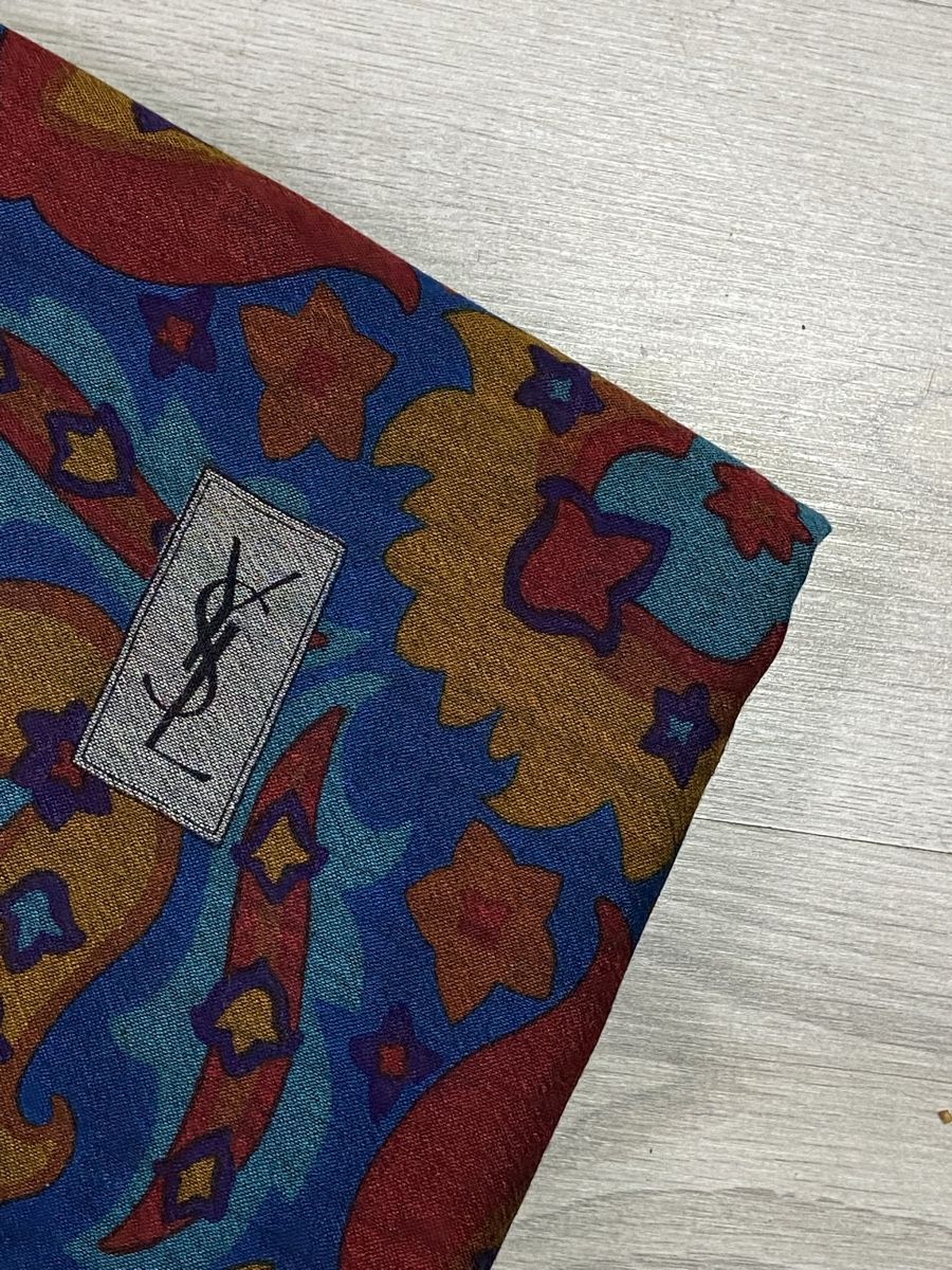 Saint Laurent Foulard & Sciarpe: Foulard Yves saint Laurent – Usato da Montreux venduto da Perledor 5