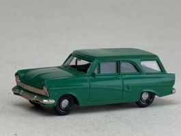 VE1- Brekina Ford 17 M Kombi grün