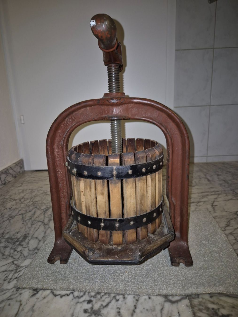 Tutte le decorazioni: Traubenpresse, antik – Usato da Speicher venduto da joreim 2