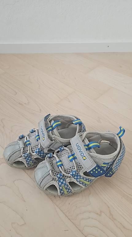 Chaussures garçon: Wanderschuhe gr. 26 – D'occasion à Flurlingen par Nicole_Koogoo