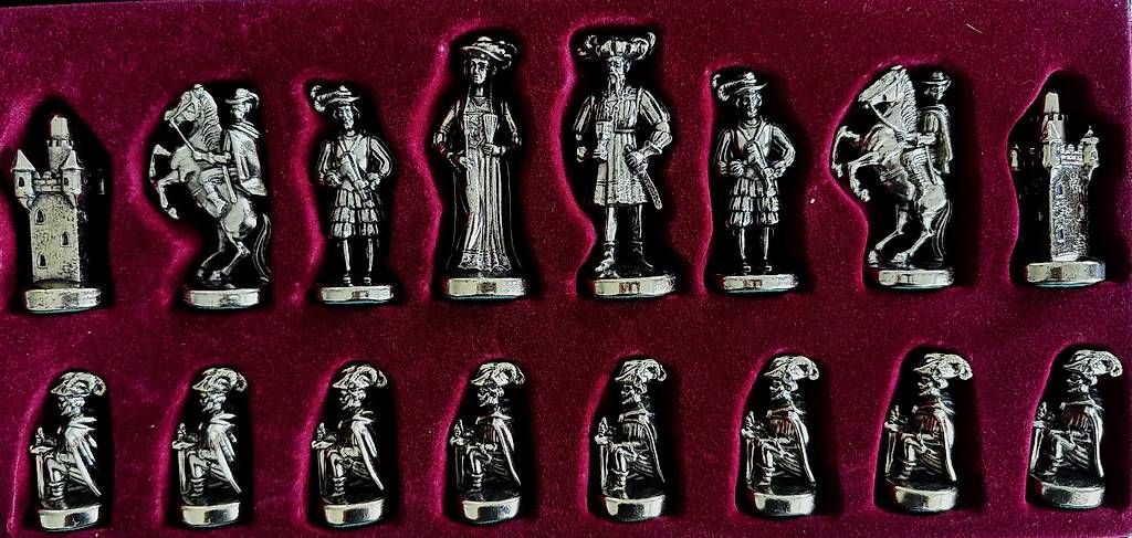 Giochi: Schachfiguren Manopoulos, Komplett mit Originalboxen – Usato da Richterswil venduto da noa_q7yd 2