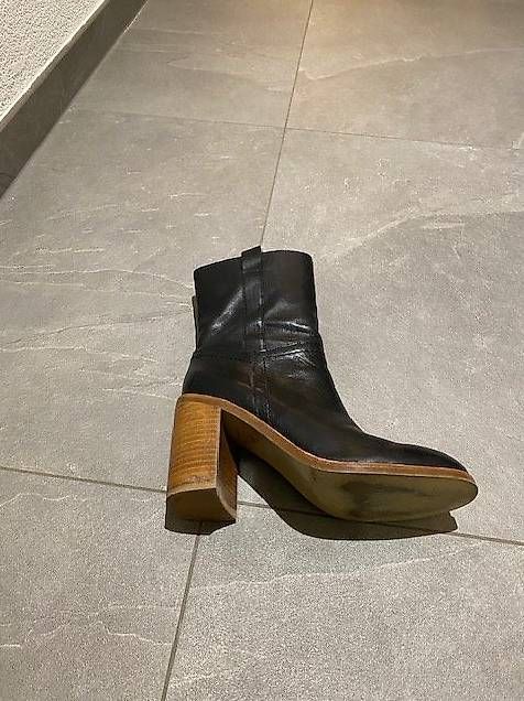 Scarpe da donna: Bottines noire à talon – Usato da Bôle venduto da Benedetto72 1