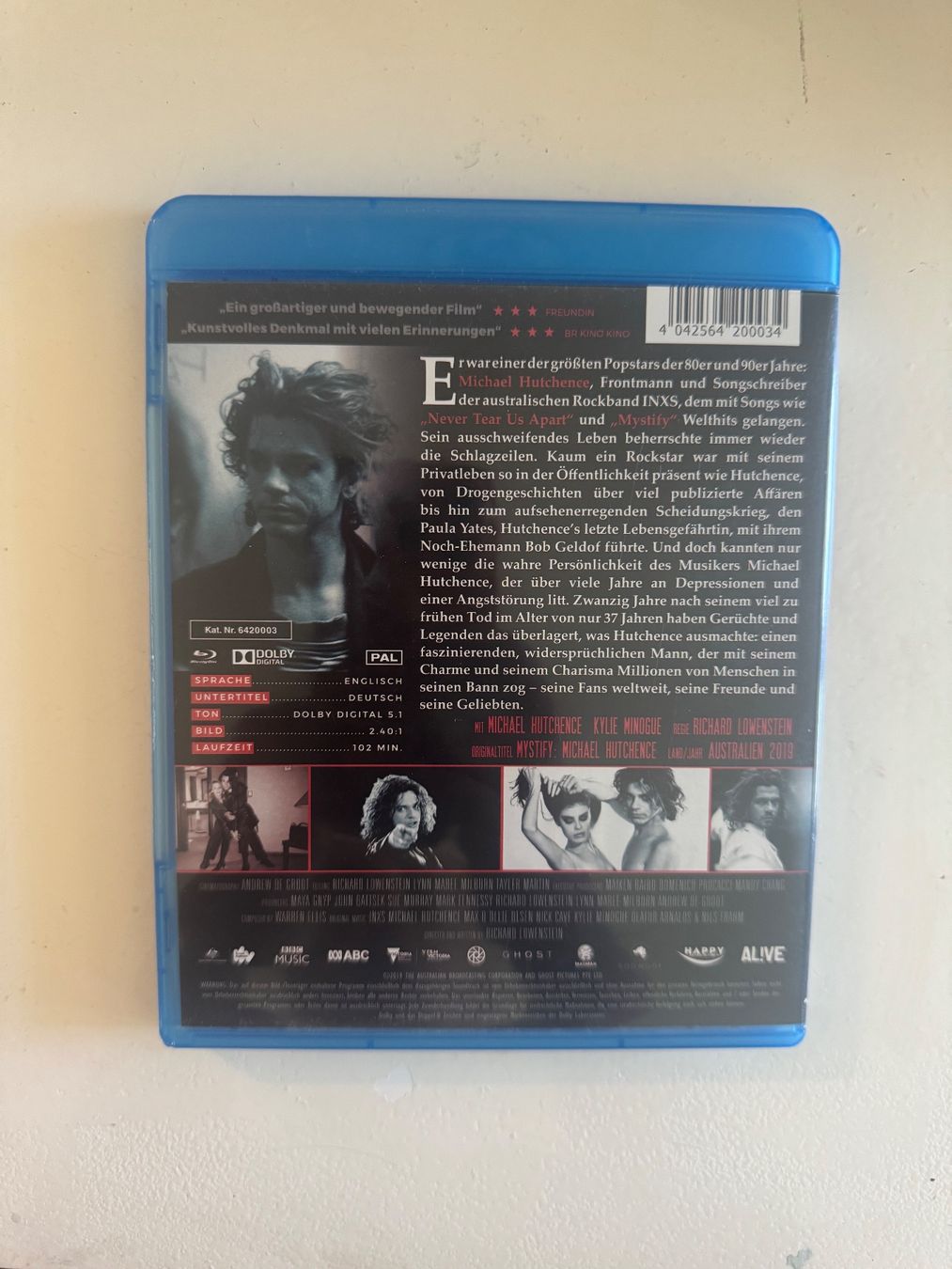 Alle DVDs: MYSTIFY: MICHAEL HUTCHENCE. (BLU-RAY) INXS DOKUMENTATION – Gebraucht aus Basel von san_2qlq 1