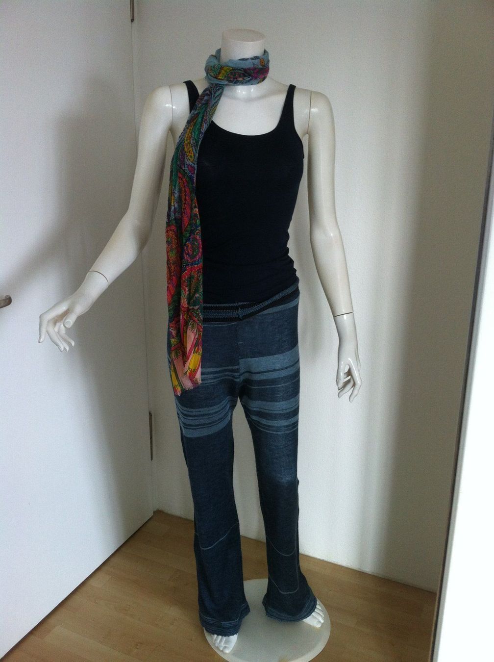 Mango Tops: 🤩MANGO BASIC STRETCH TRÄGER TOP DUNKELBLAU NEU & CHANEL P. – Neuf (Voir description) à Olten par Naja-Twins-Twins 3