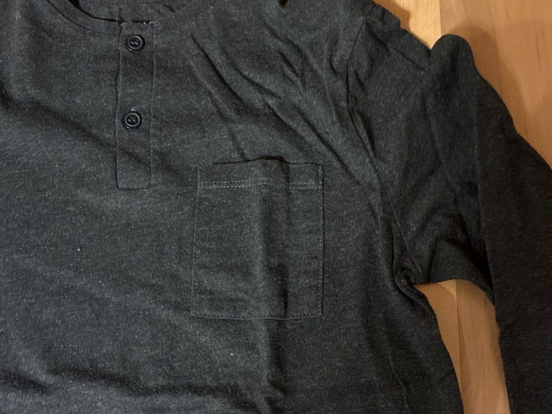 Pulls et sweat-shirts: Shirt, Langarm, Grösse 134 – D'occasion à Vilters par san_2t9g 1