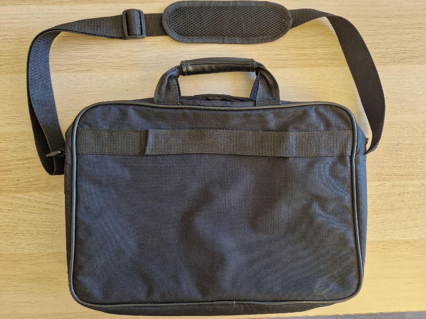 Borse: HP Laptop Bag, Business Handbag, Black, Adjustable Strap – Usato da Wettingen venduto da mor_76q7 1