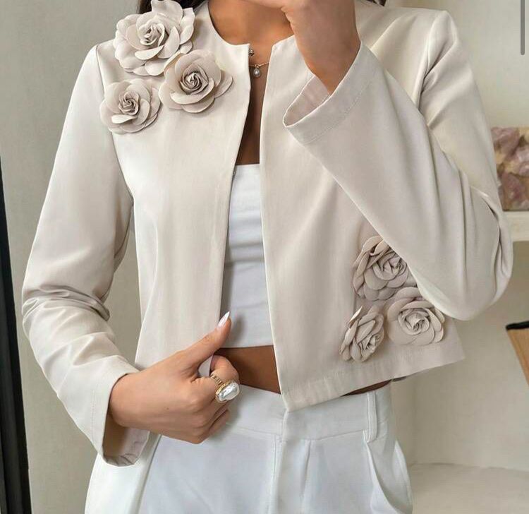 Boleros: Beige Bolero Jäckli mit Rosen, Gr. XS, NEU! – Neu (gemäss Beschreibung) aus Bühler von Princess2016