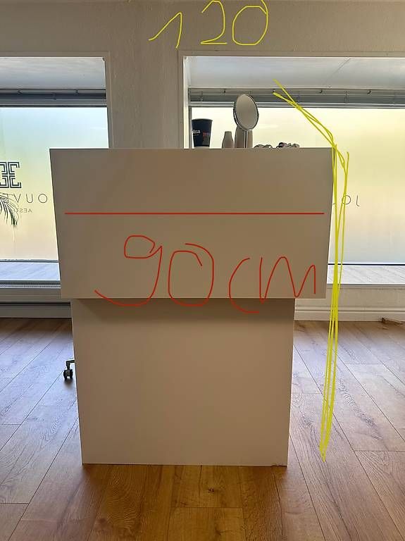Ladenausstattungen & Messebau: Empfangstheke / Reception Weiss – Gebraucht aus Zürich von mrs_mlp5 2