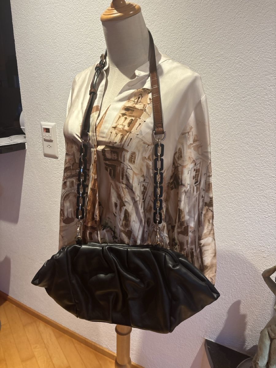 Sacs femmes: Clutch Falten Tasche – D'occasion à Embrach par Dmoney