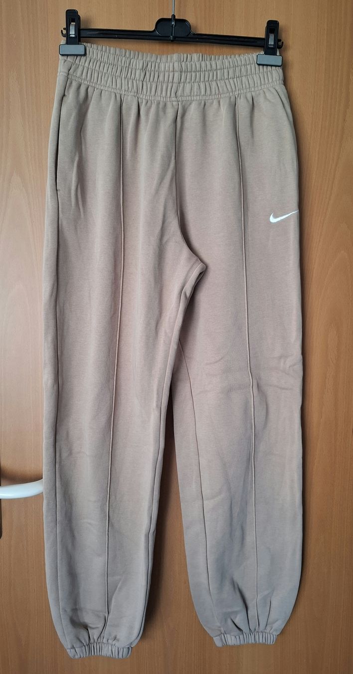 Nike Pantaloni: Nike Jogginghose Gr. S – Nuovo (secondo la descrizione) da Balzers venduto da mackfose 1