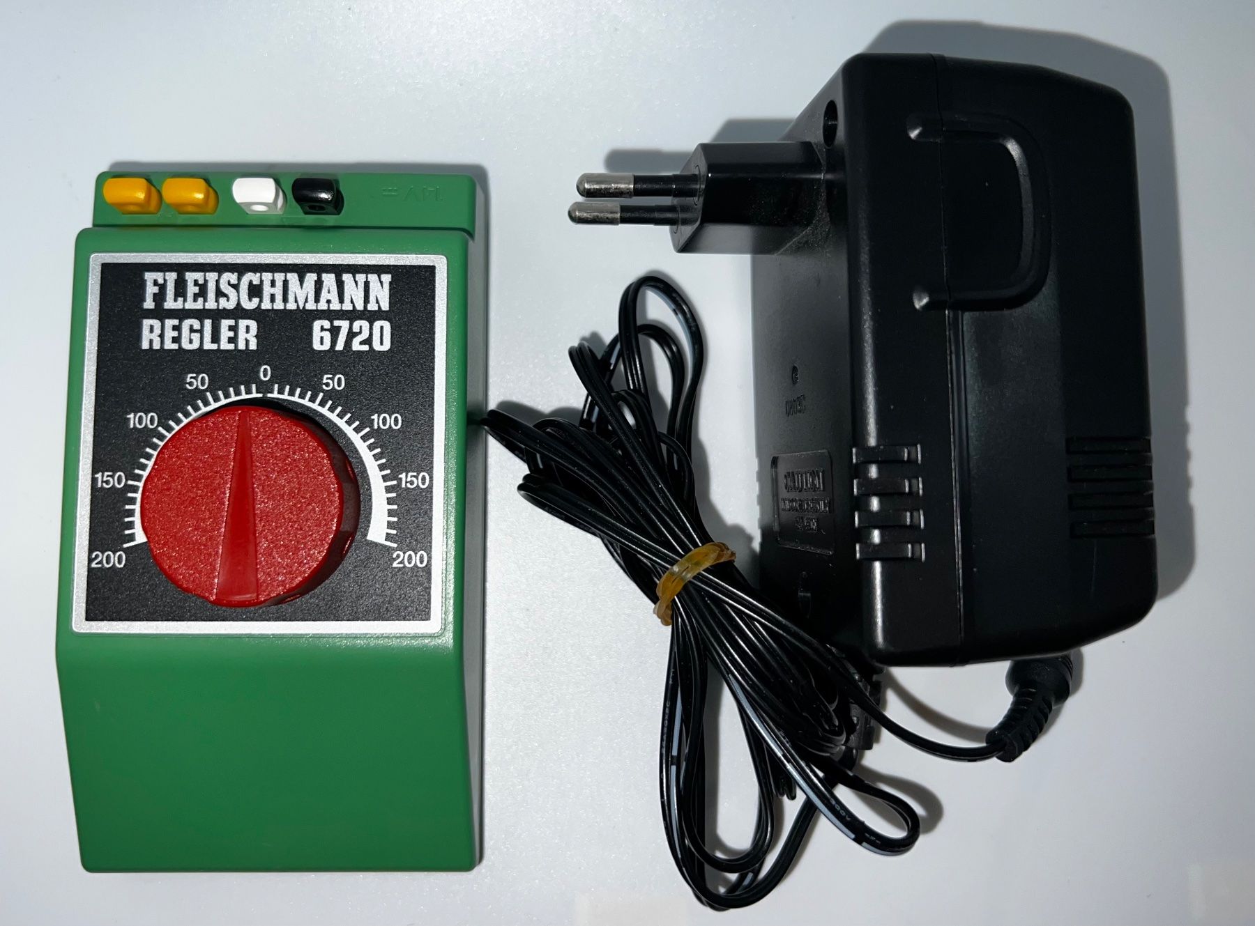Fleischmann Modelleisenbahnen: Trafo - Fleischmann, (6720) mit Netzteil – Gebraucht aus Basel von jonnyhaas