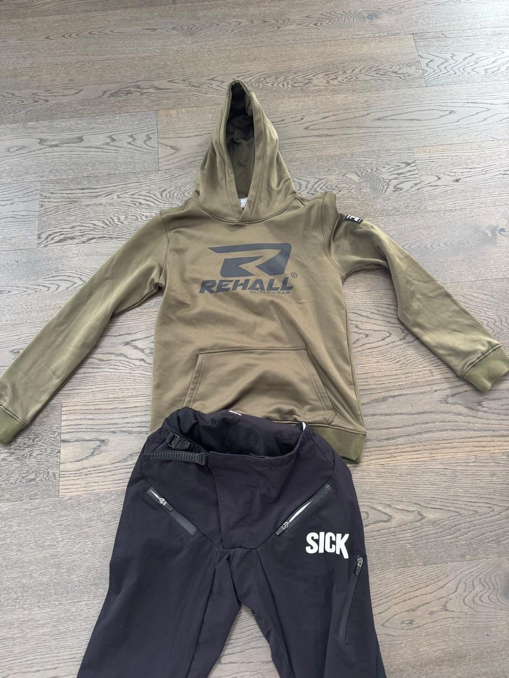 Lotti di vestiti: Downhill-Set SICK/REHALL 164 – Usato da Neerach venduto da Nici1412