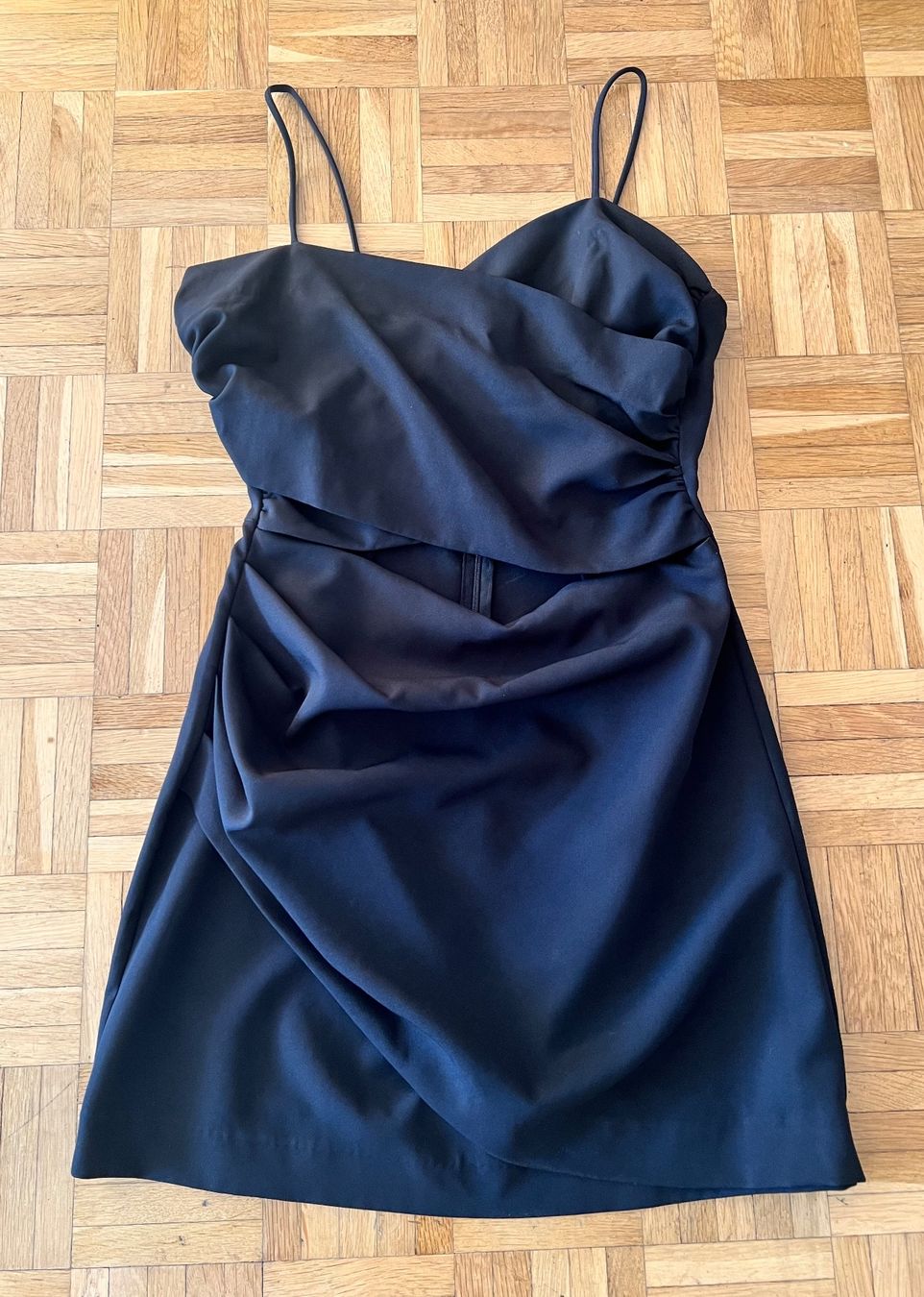 Zara Vestiti: Zara Cut-Out Kleid / Grösse L – Nuovo (secondo la descrizione) da Effretikon venduto da YaMn 1