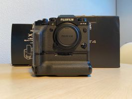 Fujifilm X-T4 mit Batteriegriff, Displayschutz & Buch (1125)