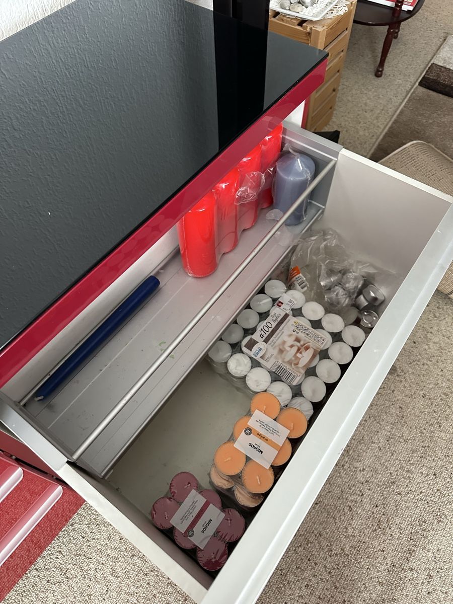 Ikea TV Möbel: Sideboard rot schwarz mit Schubladen und Fächern gebraucht – Gebraucht aus Reinach BL von bieeenchen 3