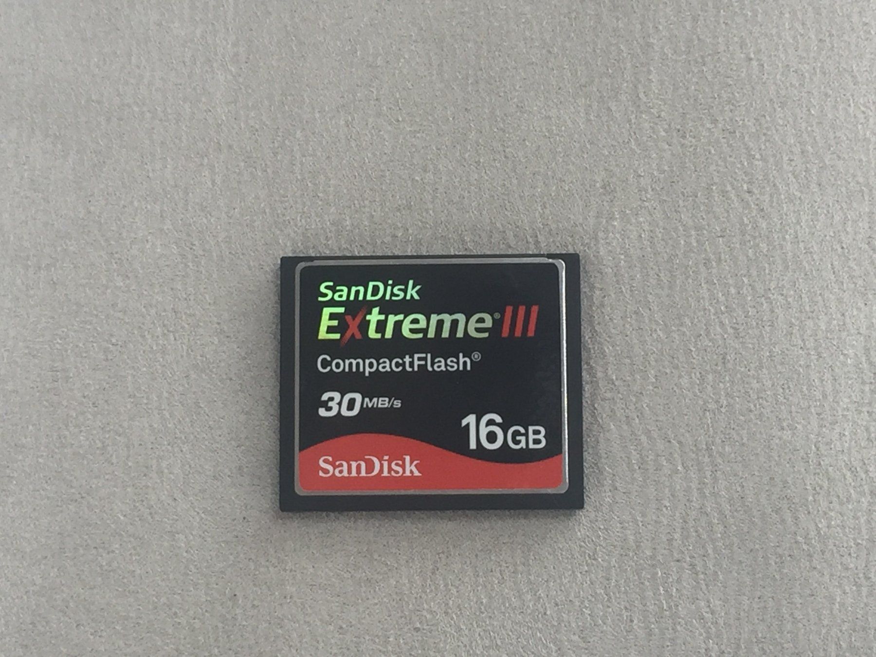 Canon Fotocamera: Canon EOS 7D inkl. Objektiv und Batteriegriff – Usato da Aesch ZH venduto da rcg987 4