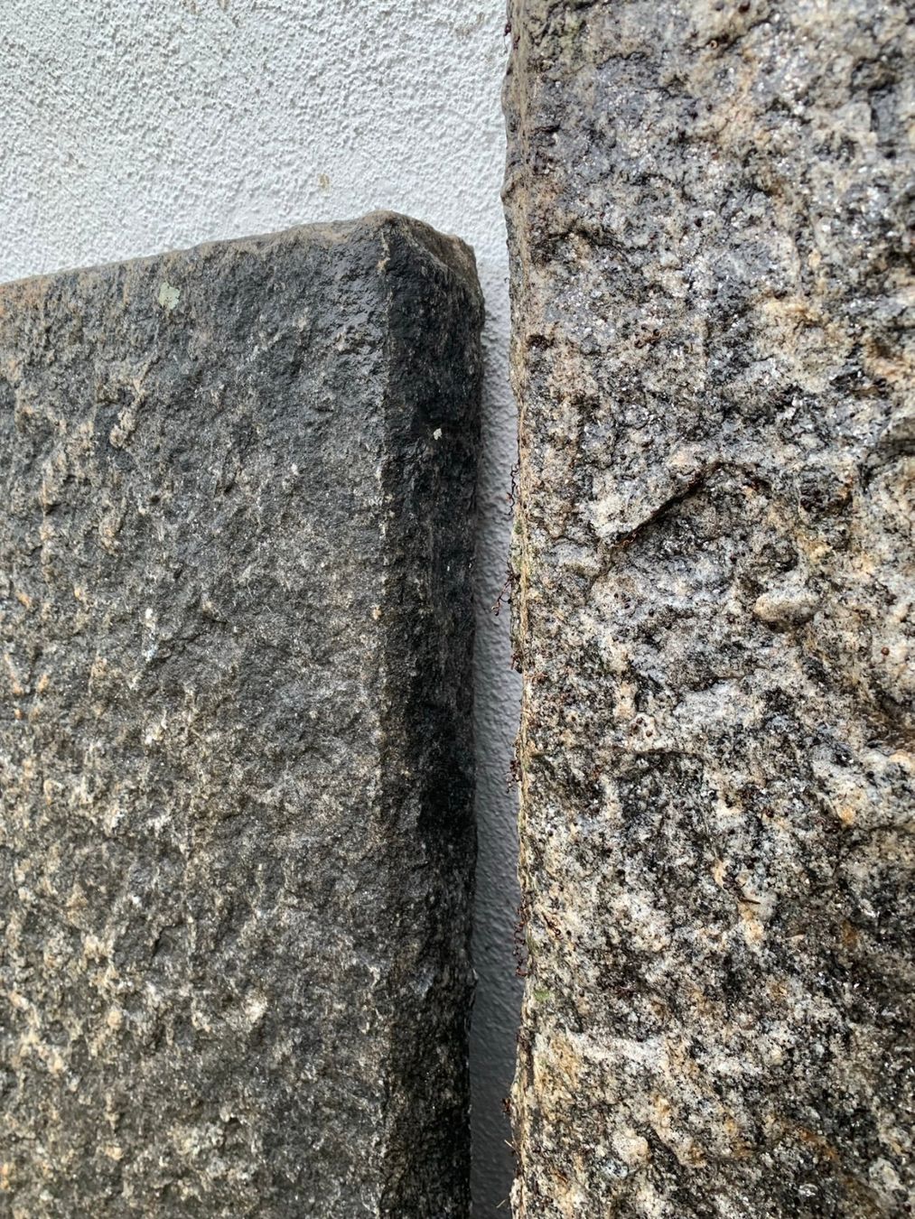 Rivestimenti per pavimenti: 6 Stück Granit Platten Mauerabdeckplatten Natursteinplatten – Usato da Wallisellen venduto da zappenduster 7
