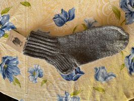100% Schurwolle Socken Herr 41/42 grau handgestrickt