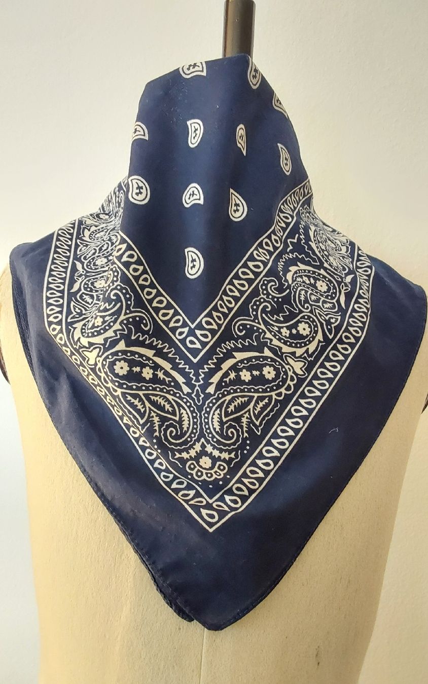 Foulard & Sciarpe: Baumwolltuch quadratisch dunkelblau neu – Nuovo e nell'imballaggio originale da Köniz venduto da scopello12