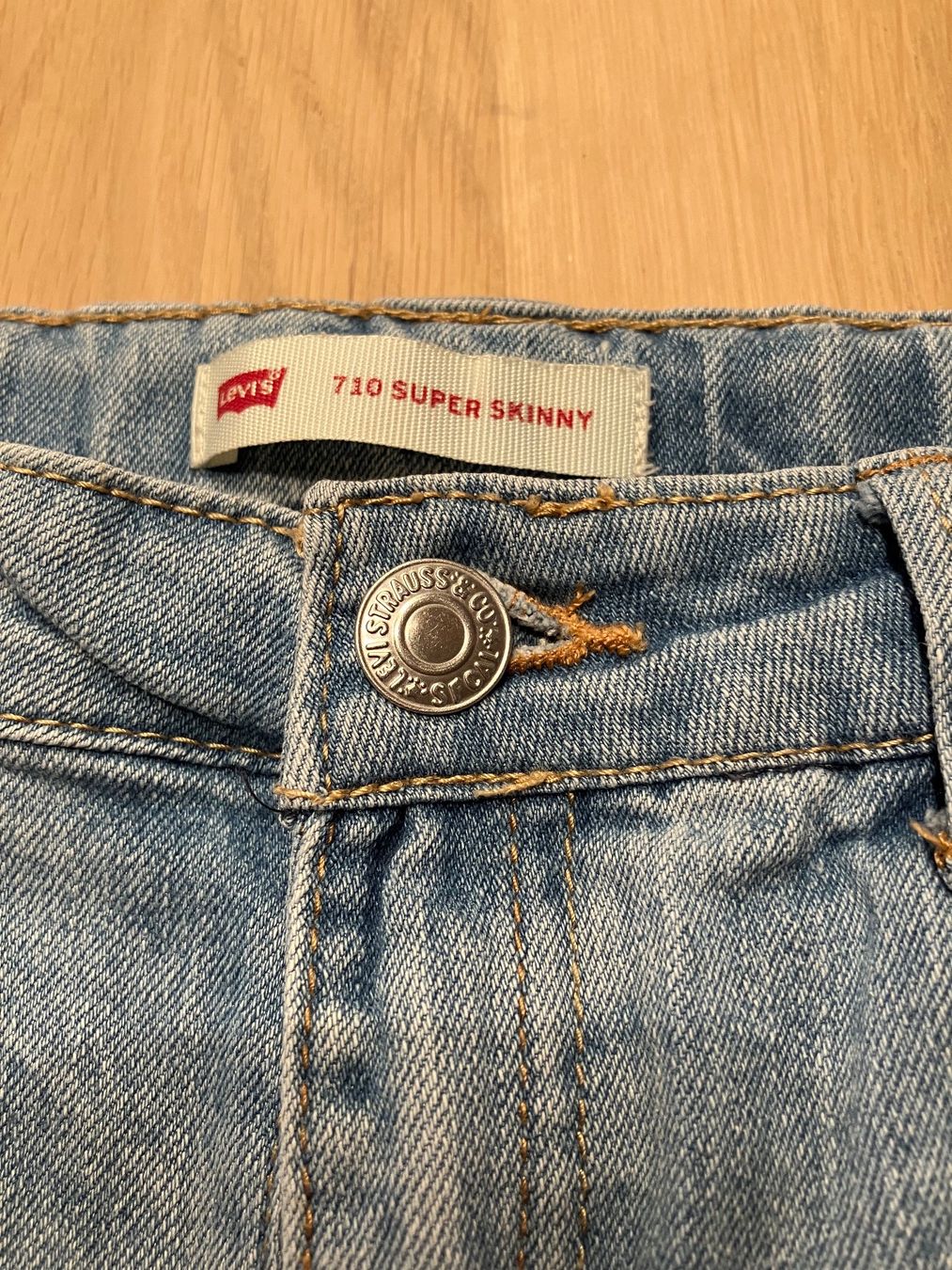 Levi's Pantaloni: Jean Levis 710 gr. 164 /14 ans – Usato da Epalinges venduto da Tosca20 3