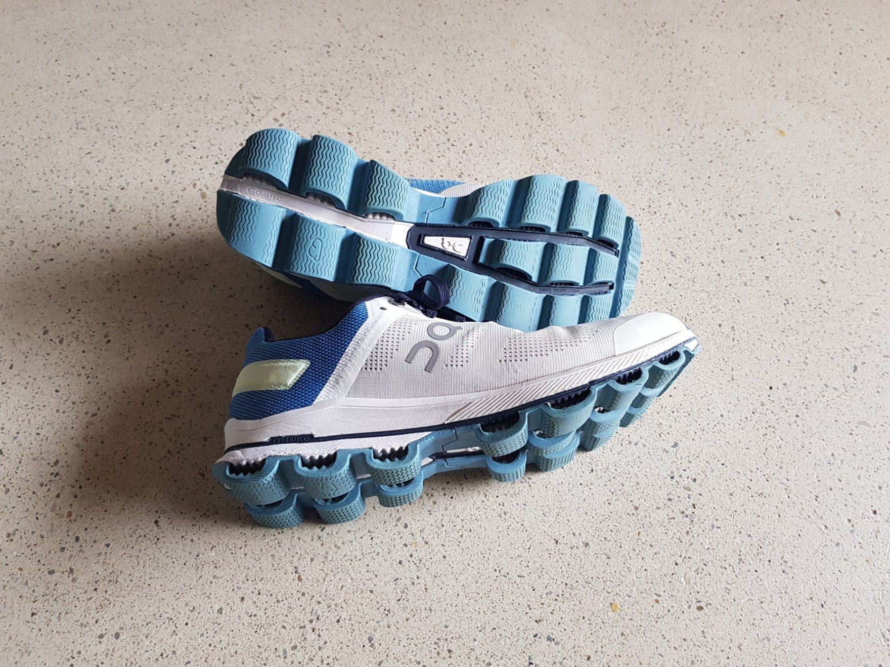 On Scarpe da uomo: On Cloudtec Laufschuh Grösse 42 – Usato da Basel venduto da fafa68 5