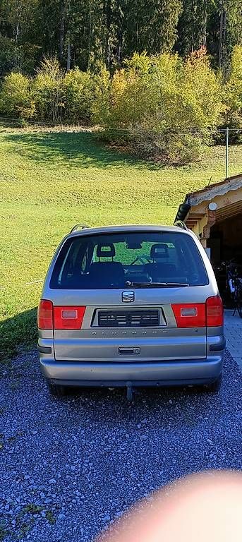 Autos: SEAT Alhambra 4 Motion mit AHK – Defekt aus Lenk im Simmental von Mannekji 2