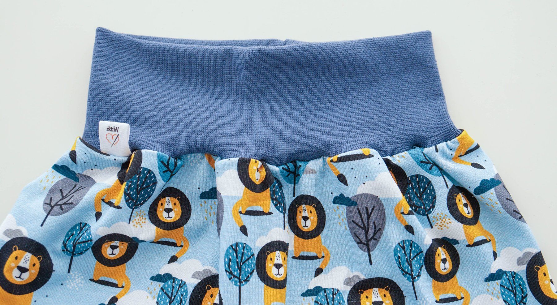 Pantaloni: Kurze Pumphose  mit Löwen Gr.92/98 – Nuovo e nell'imballaggio originale da Zürich venduto da sambaum 2
