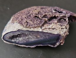 Agate brute à tranchant naturel