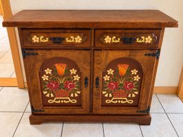 Bauernkommode aus Holz mit Blumenmalerei guter Zustand