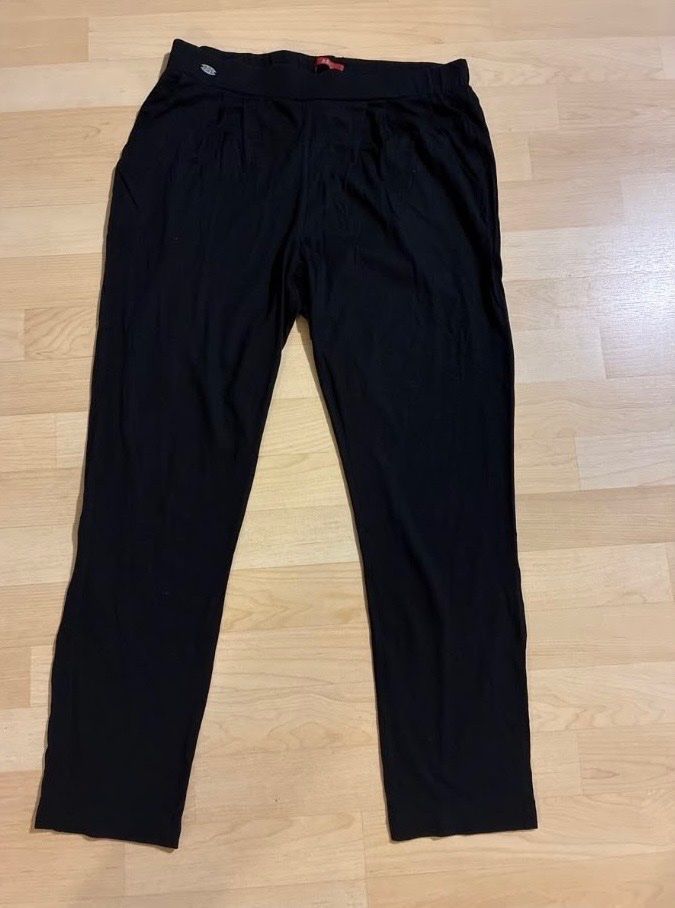 Pantalons: Hose M – D'occasion à Küssnacht am Rigi par Anacerna
