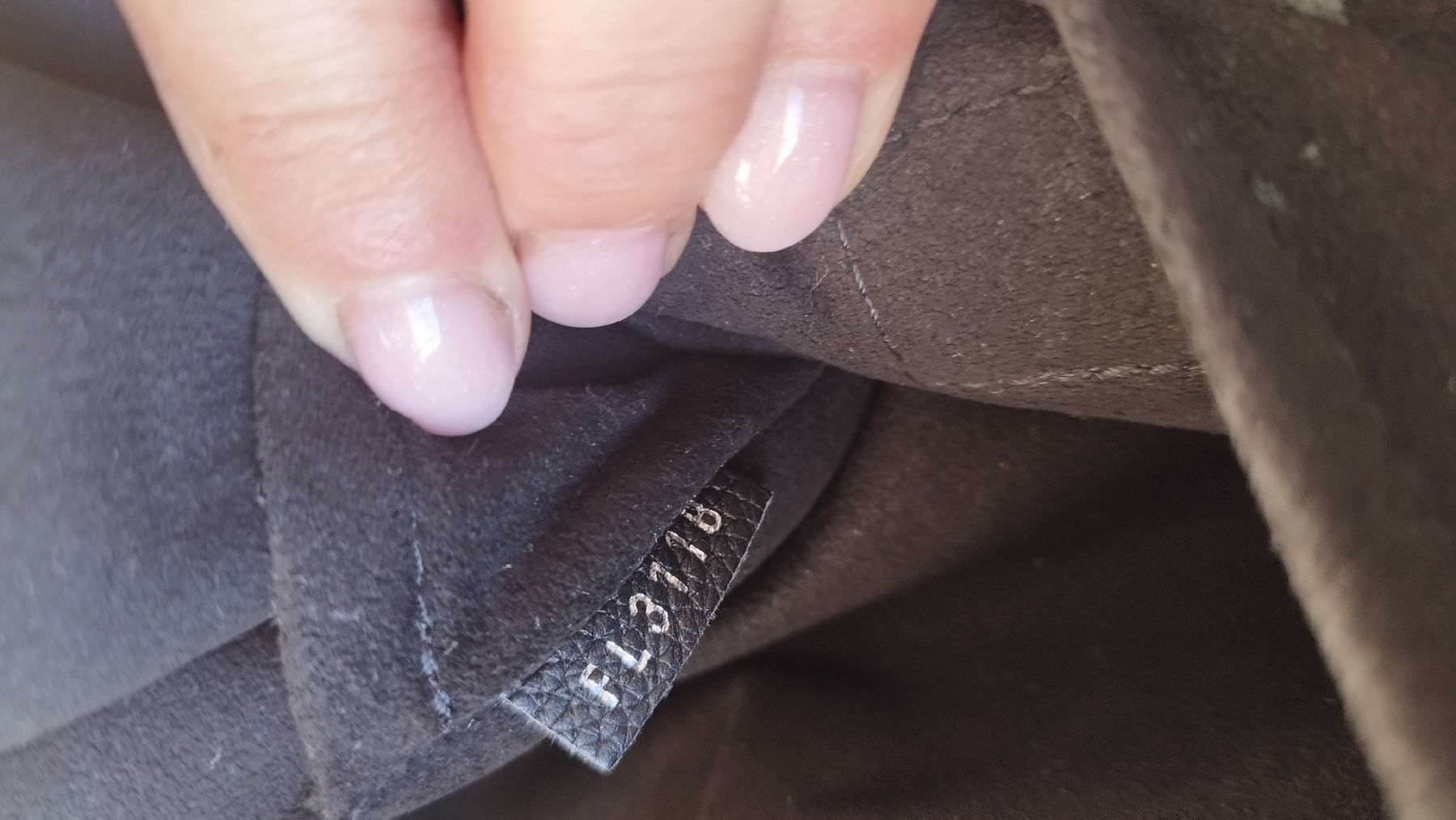 Louis Vuitton Borse da donna: Louis Vuitton Lock me BB bag  with invoice  – Usato da Silvaplana venduto da gin_h6nz 3