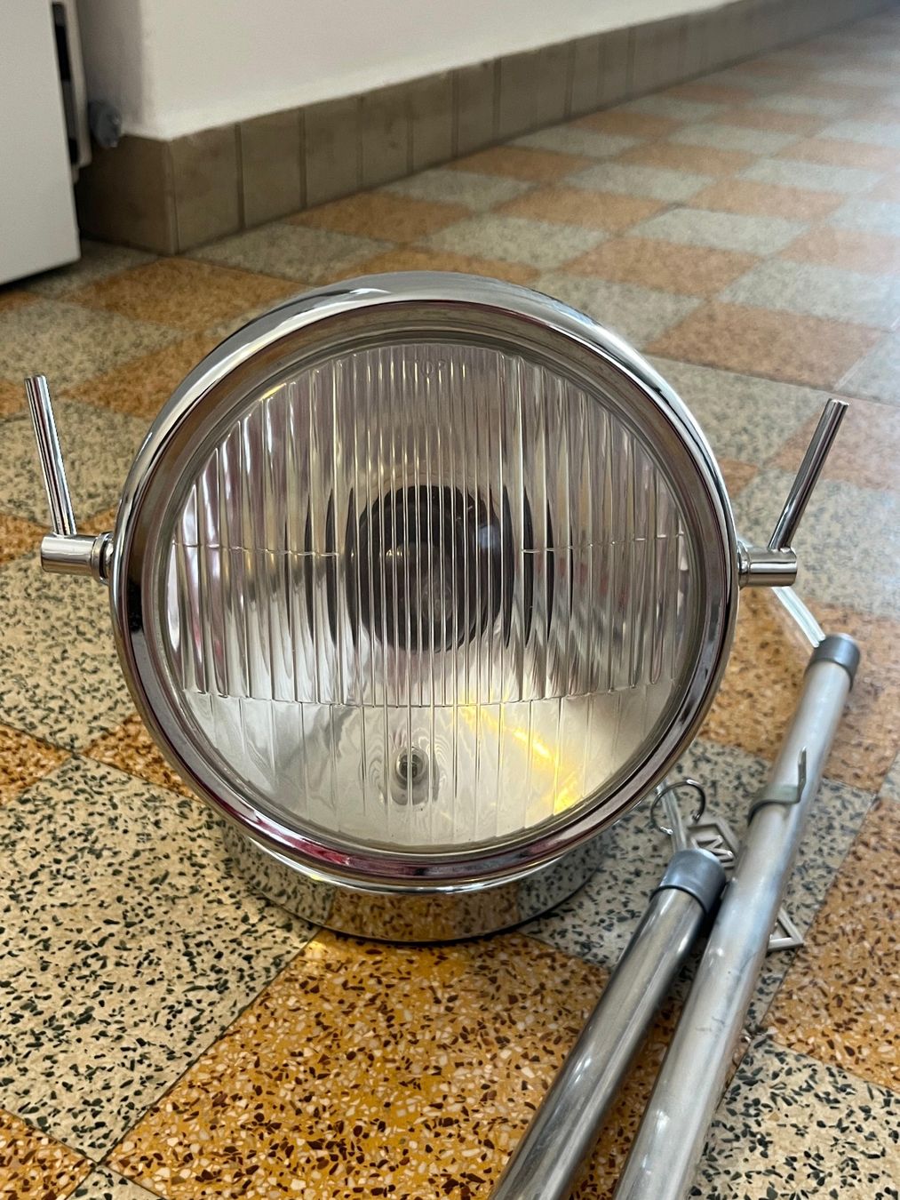 Lampen: Wandlampe in Form eines alten Motorradscheinwerfers – Gebraucht aus Tafers von JP911 2